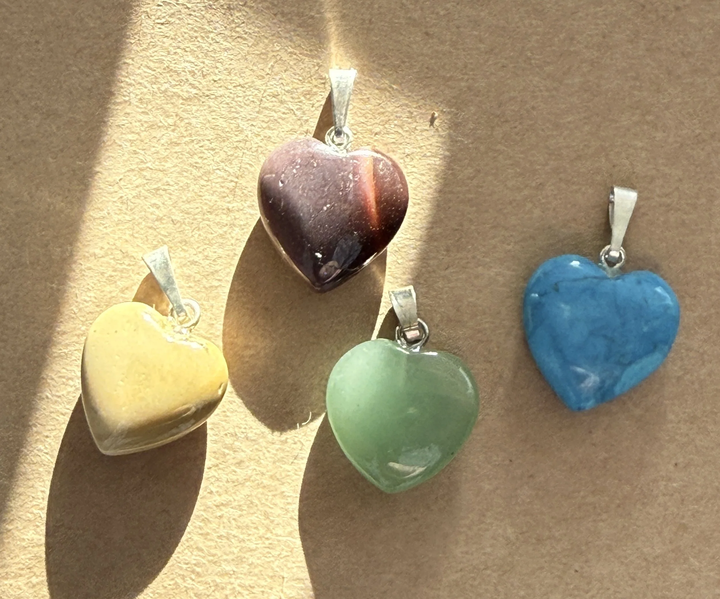 Ekte krystaller. 100 kr. 