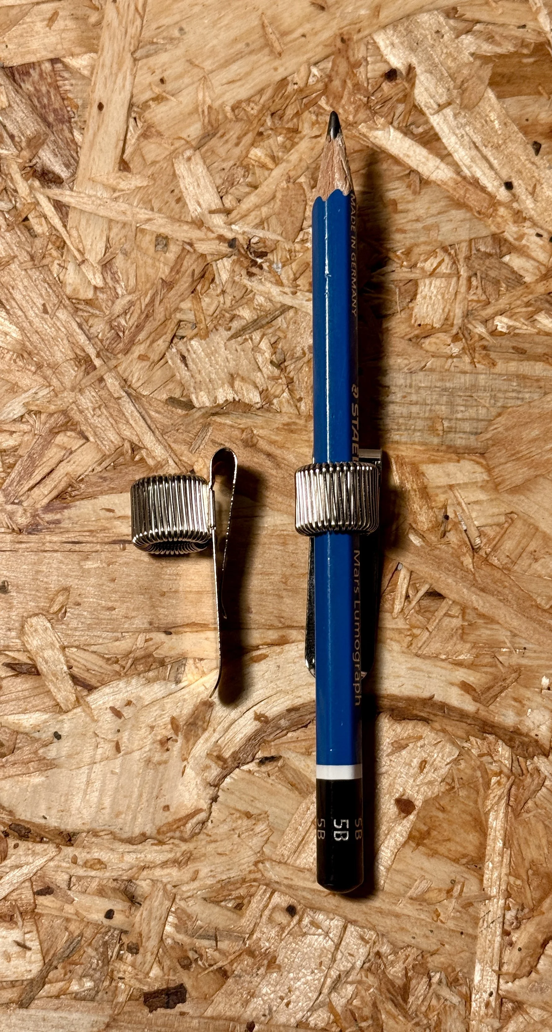 Penneholder i metall
