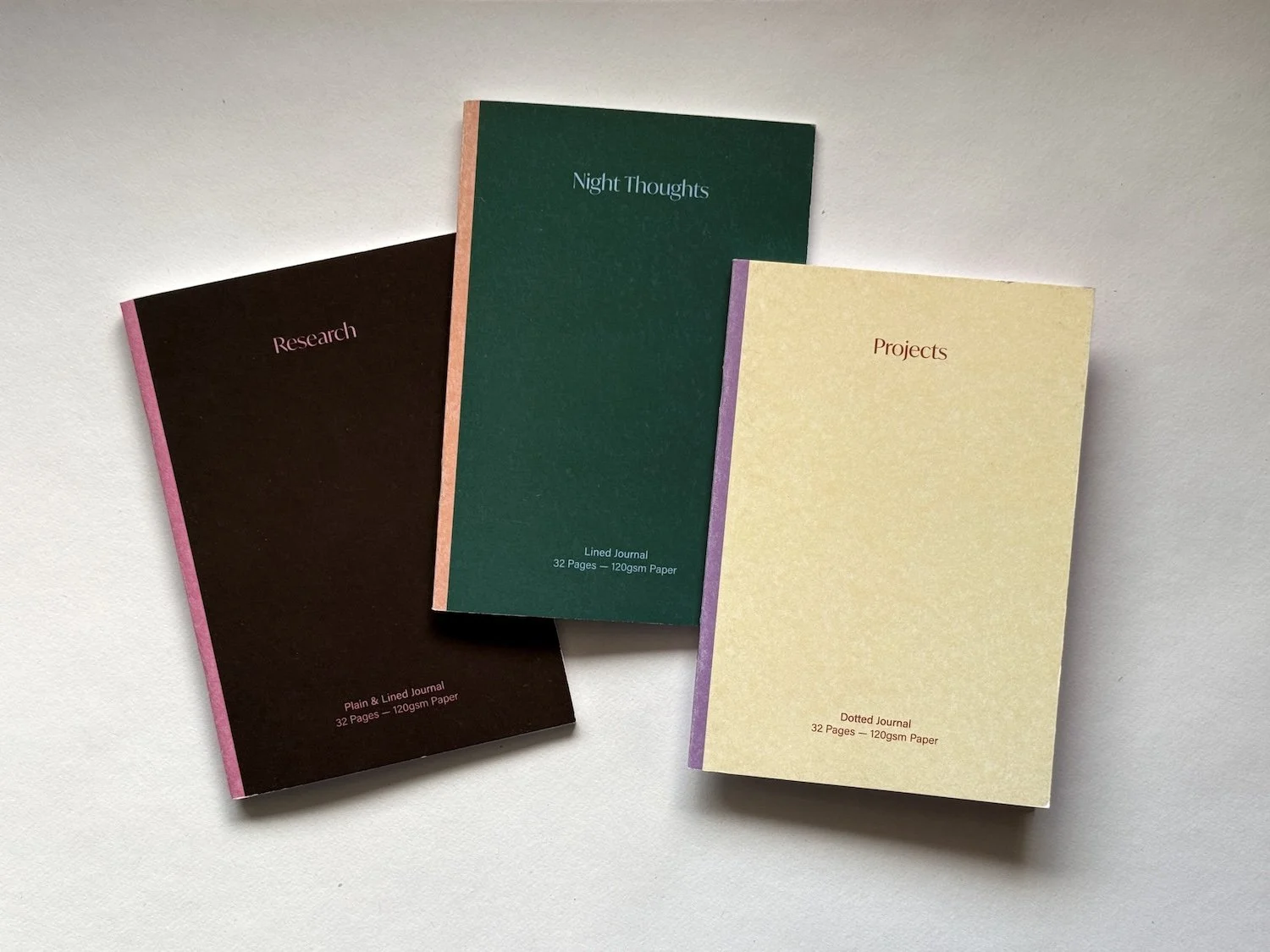 Notatbøker frå det norske merket Fluo Paper Co. i storleik A6. "research" har linjer på eine sida og blank på andre. "night thoughts" har linjerte sider, og "projects" har prikkar. 100kr pr/stk. 