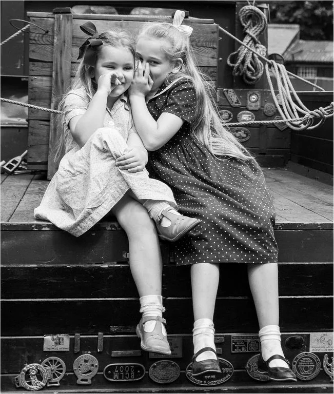 Sharing a Tale © Elaine Adkins