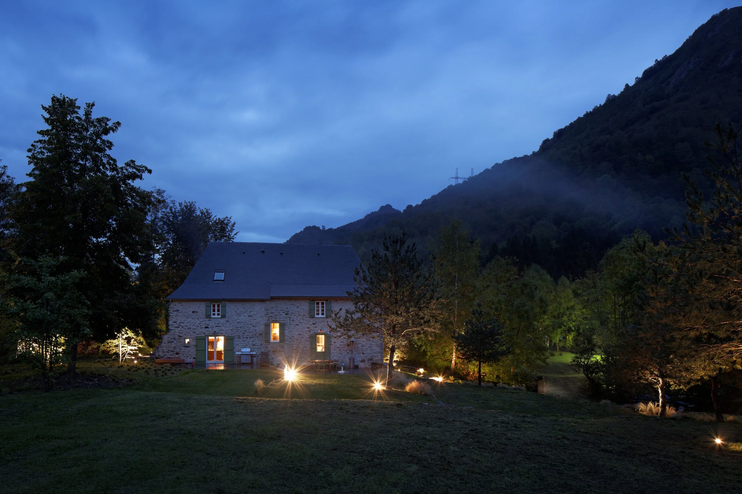 jardin_privé_des_pyrénées_terrasses_jardins_outdoor_design_christophe_gautrand_paysagiste_4.jpg