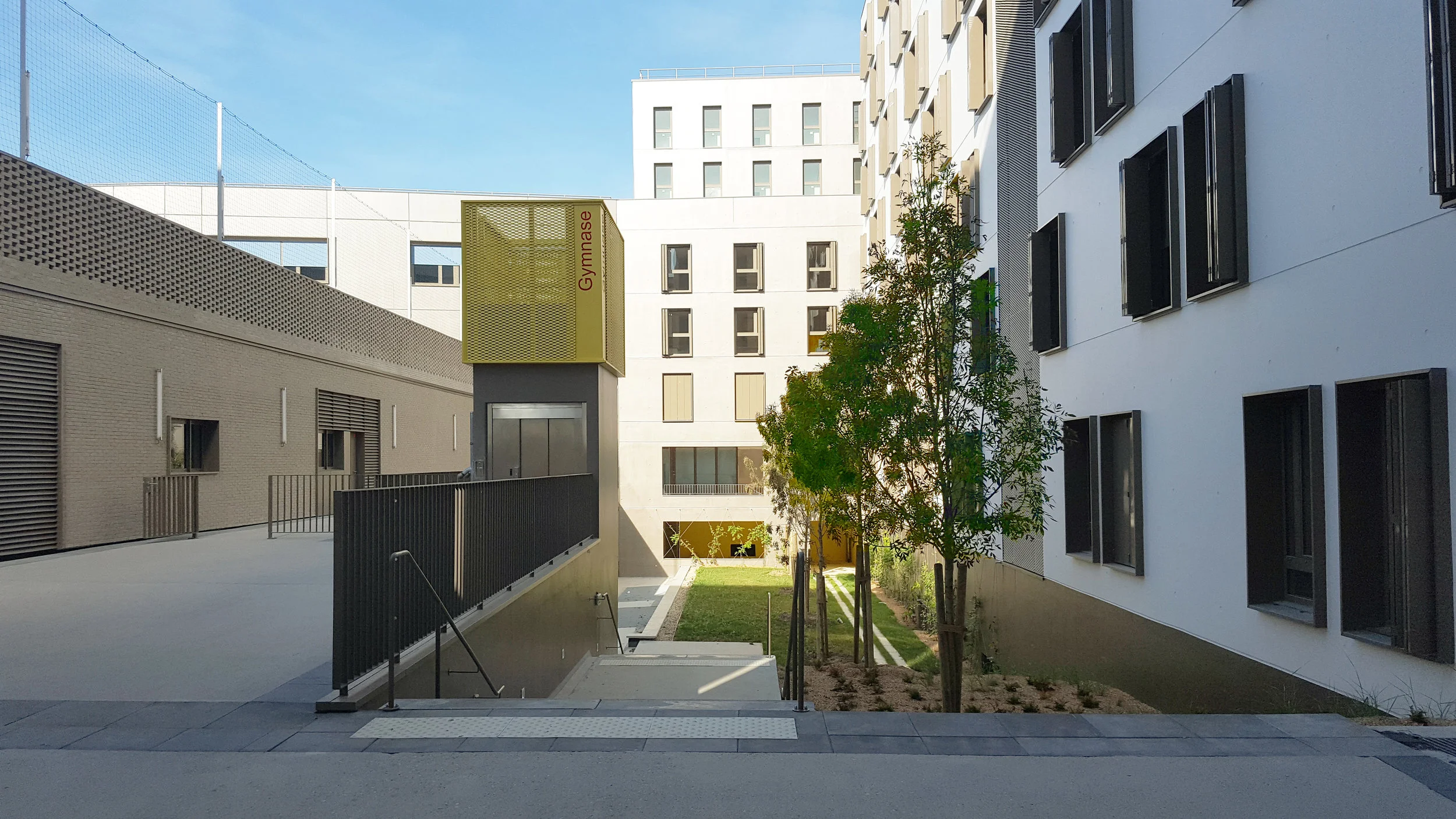 zac_montjoie_saint_denis_public_outdoor_design_christophe_gautrand_paysagiste_3.jpg