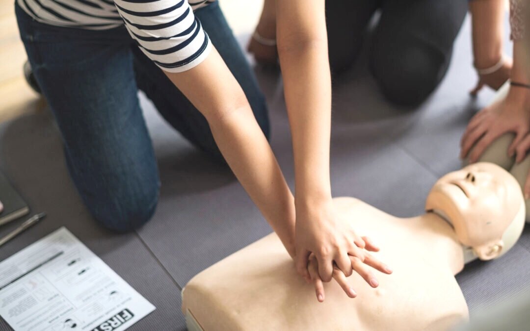 CURSOS DE RCP PARA PADRES Y CUIDADORES Preparado para cualquier emergencia!Estar preparado para cualquier emergencia es prioritario. Impartimos cursos con instructores certificados. Incluye: RCP (masaje cardíaco y respiración boca a boca), atención …