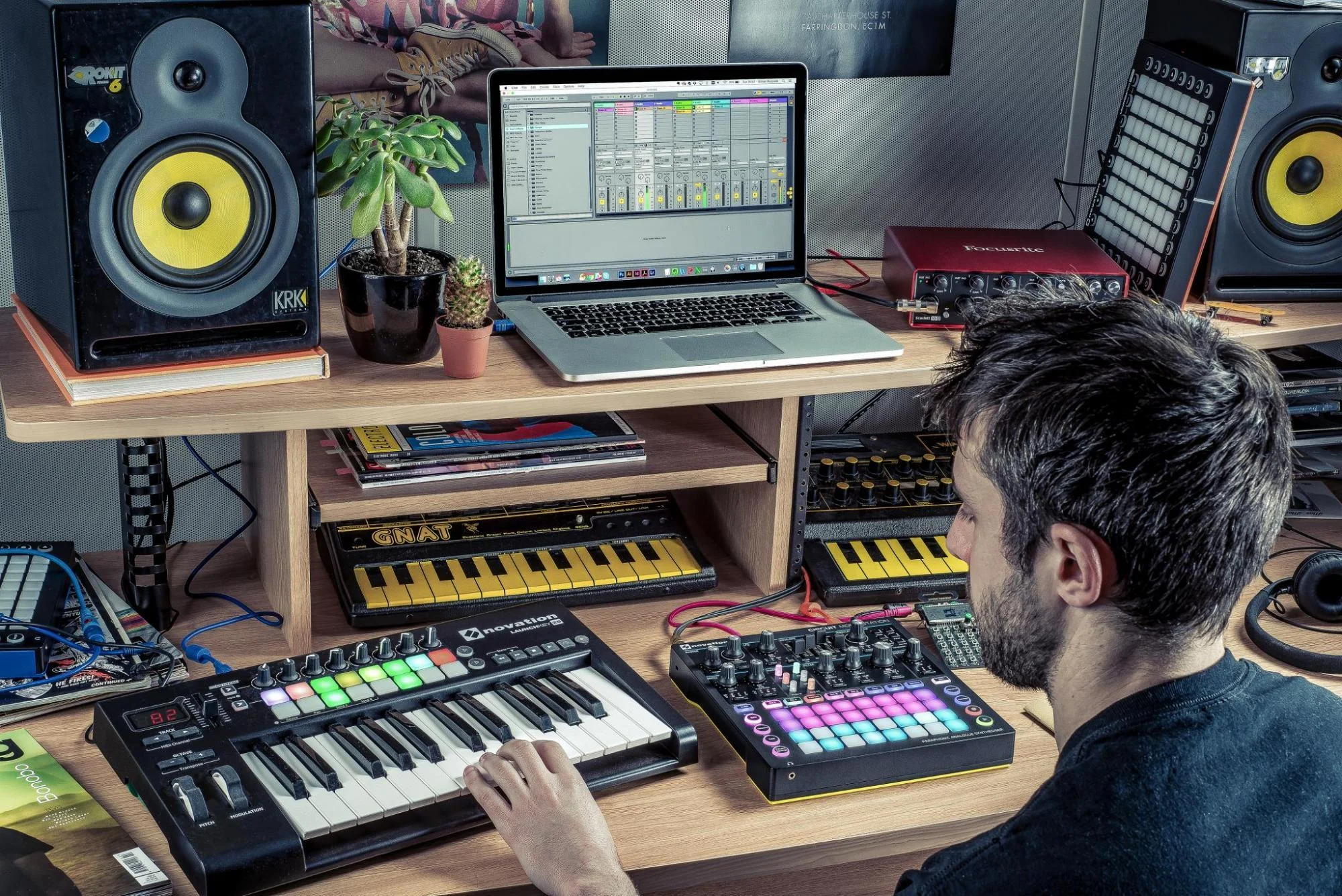 Circuit_MonoStation_Lifestyle4.jpg
