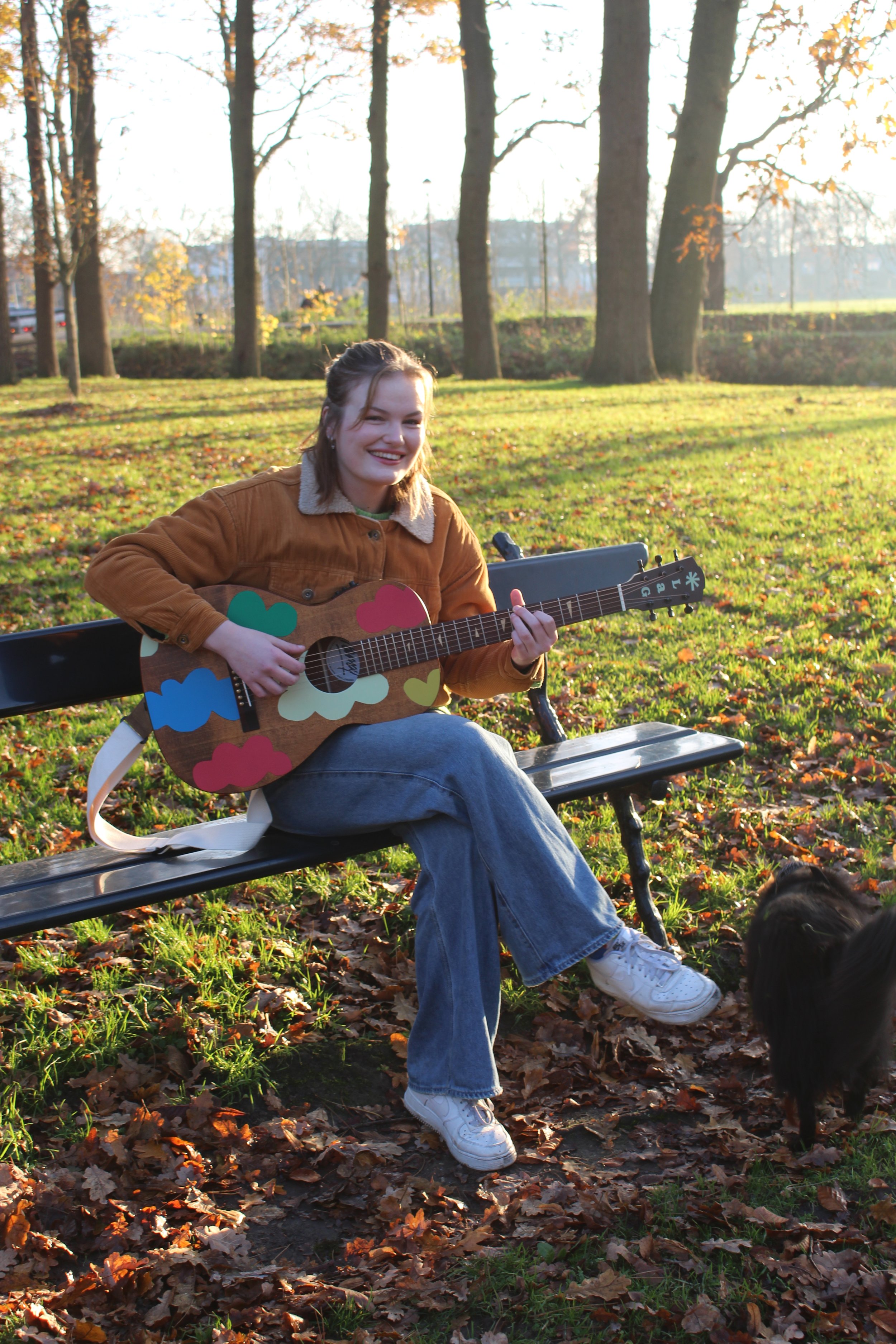 Lynn Kools with her Lag guitar