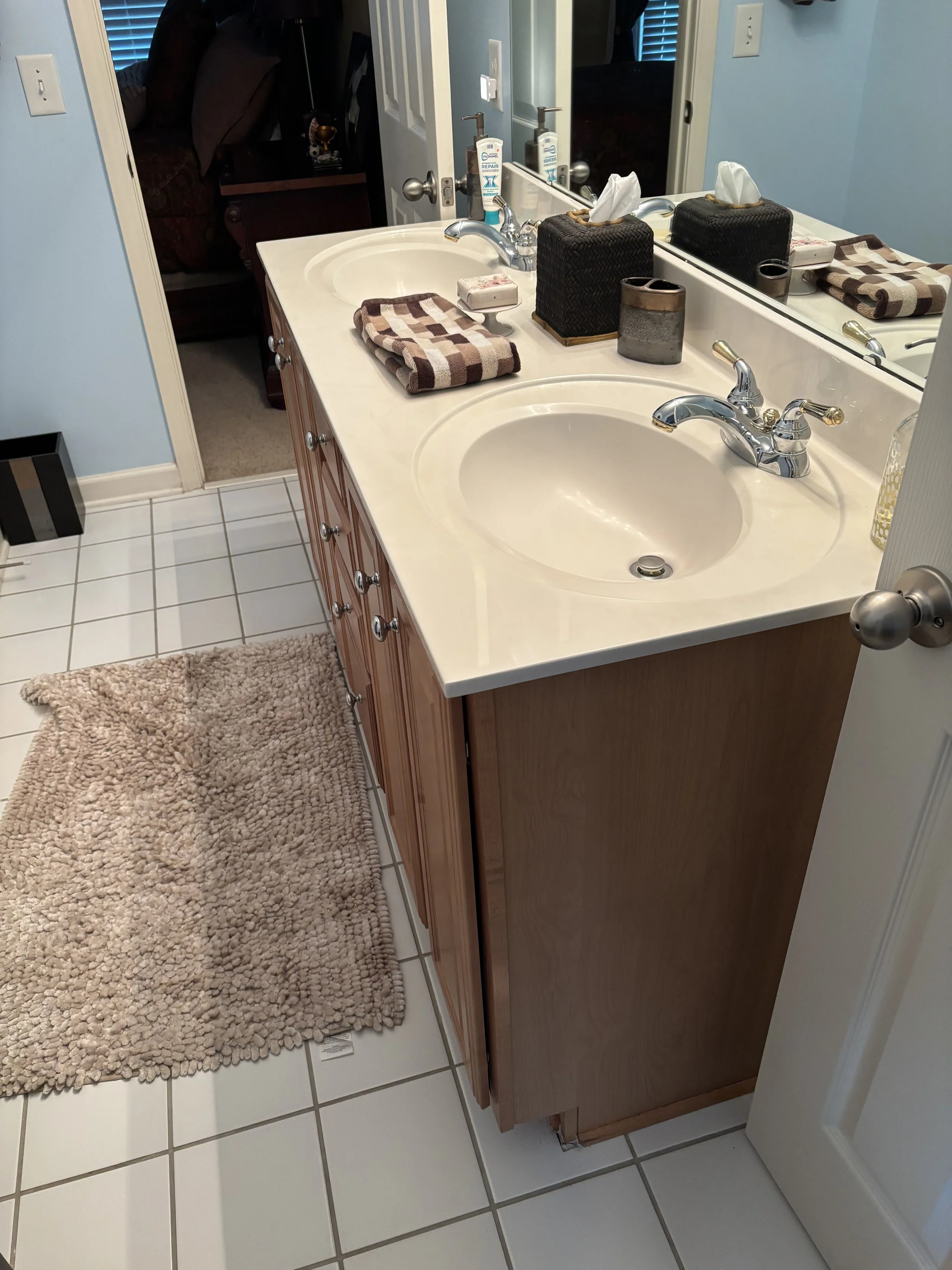 Davenport Bathroom Before (2).jpg