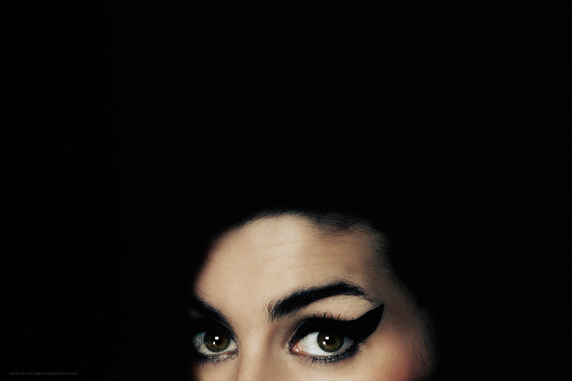 amy_winehouse_photography_copyright_ALEX_LAKE_do_not_reproduce_without_permission_TWOSHORTDAYS.jpg