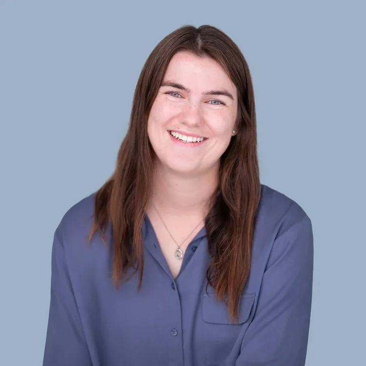   NICOLE LINDBLOM  Associate Advisor 