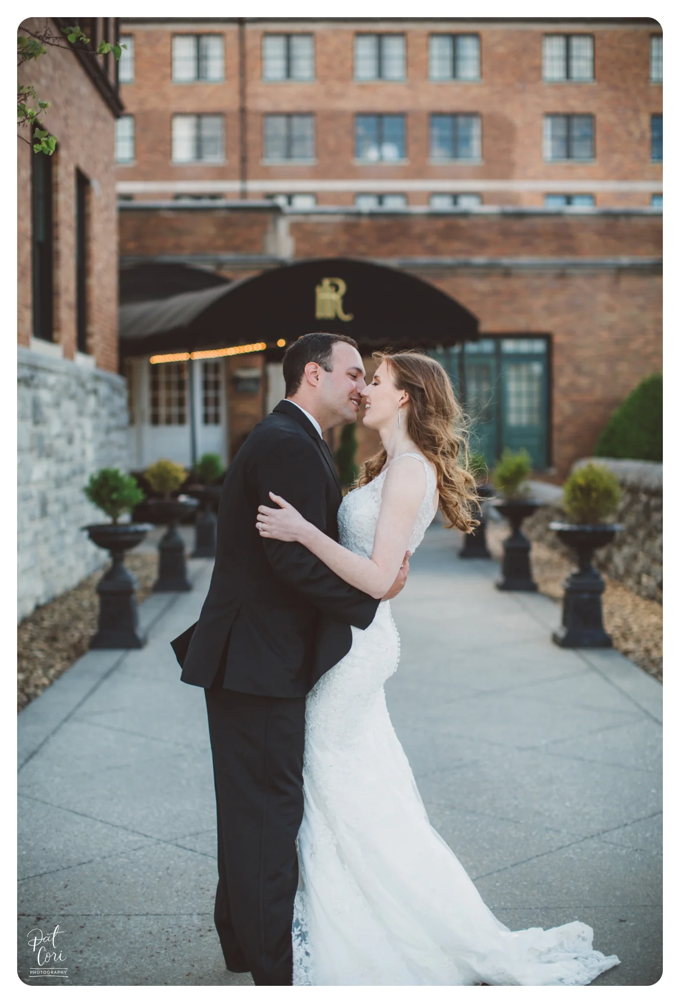 Center-in-the-Square-Weddings-Wedding-Photographer-Virginia-Roanoke-Pat-Cori-Photography-024.jpg