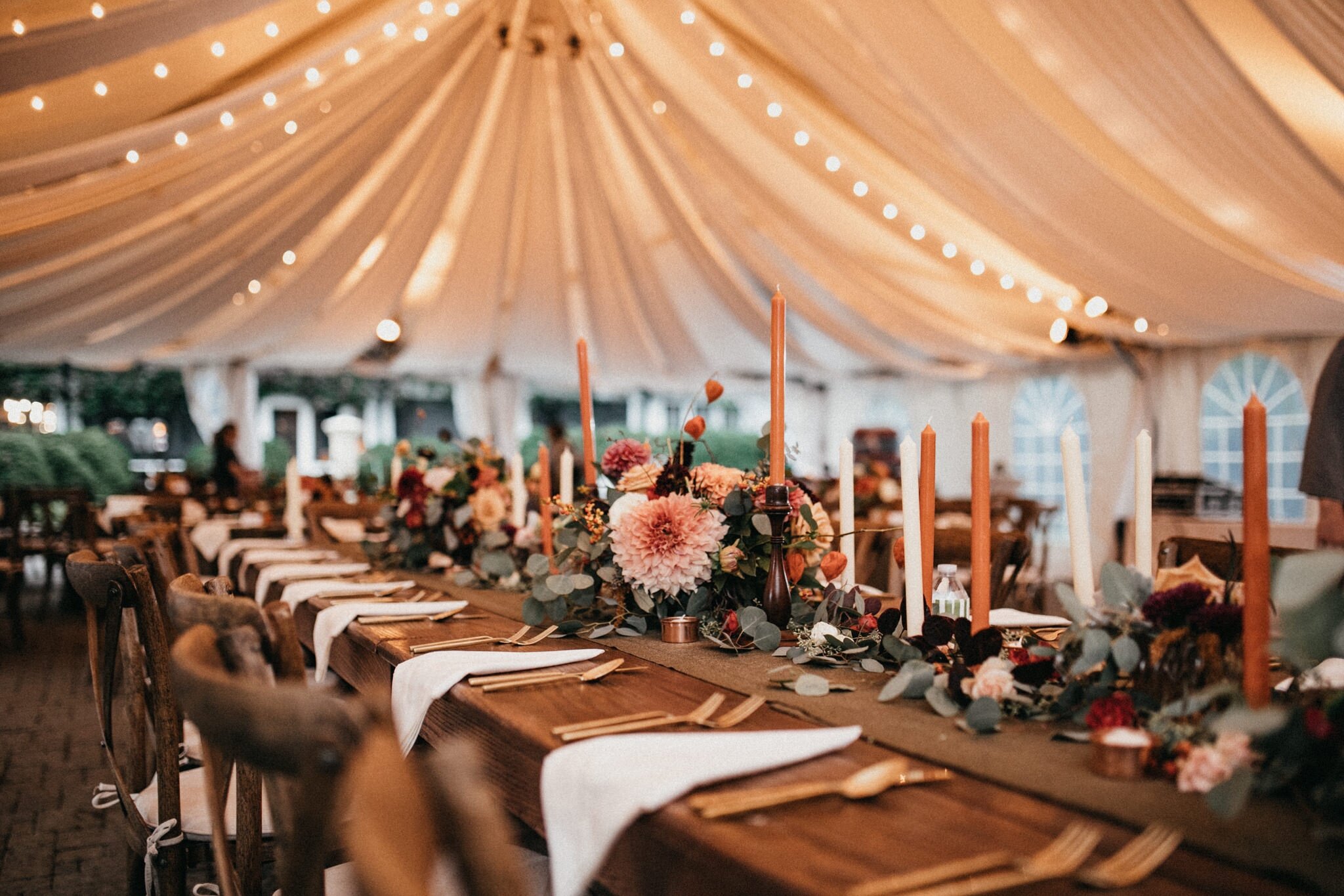 33_Wedding table set-up, centerpieces, favors.jpg