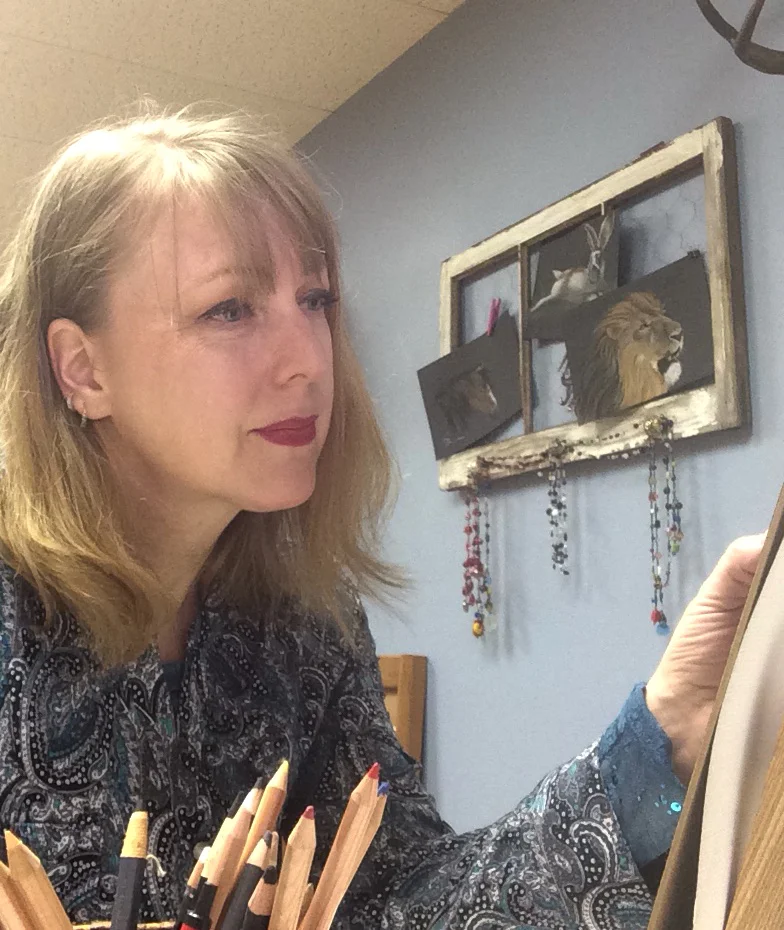 Suzanne Grover artist pic 300dpi.jpg