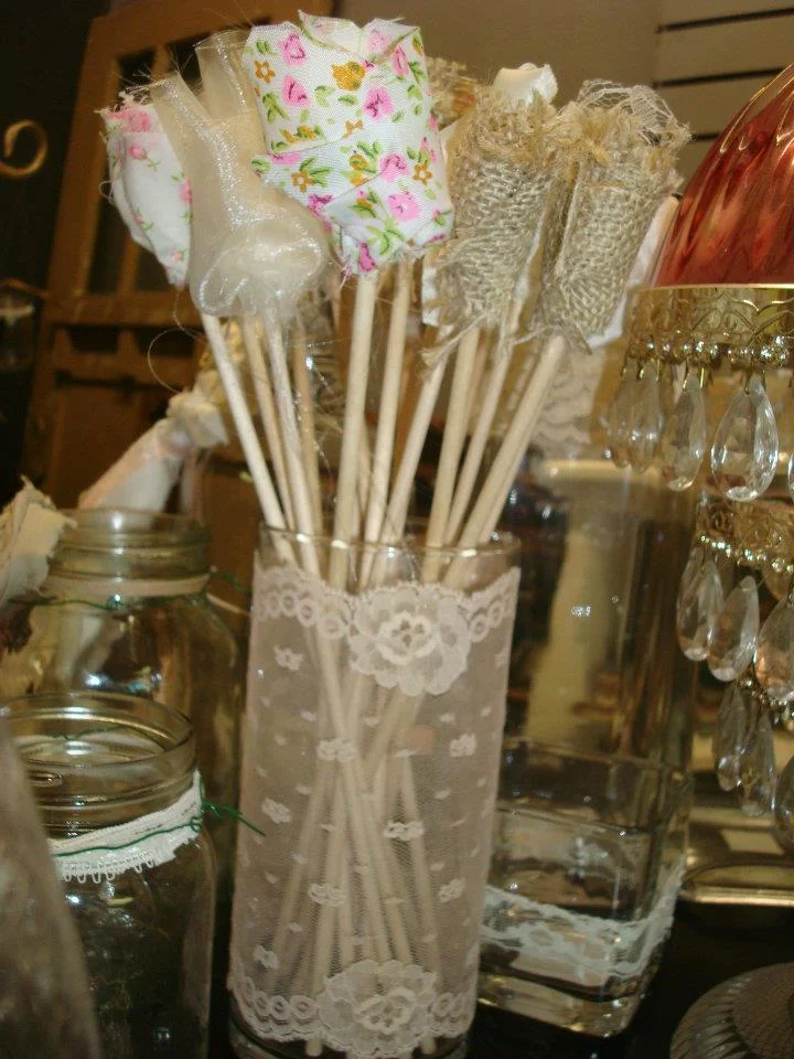 lace vase frill flower.jpg