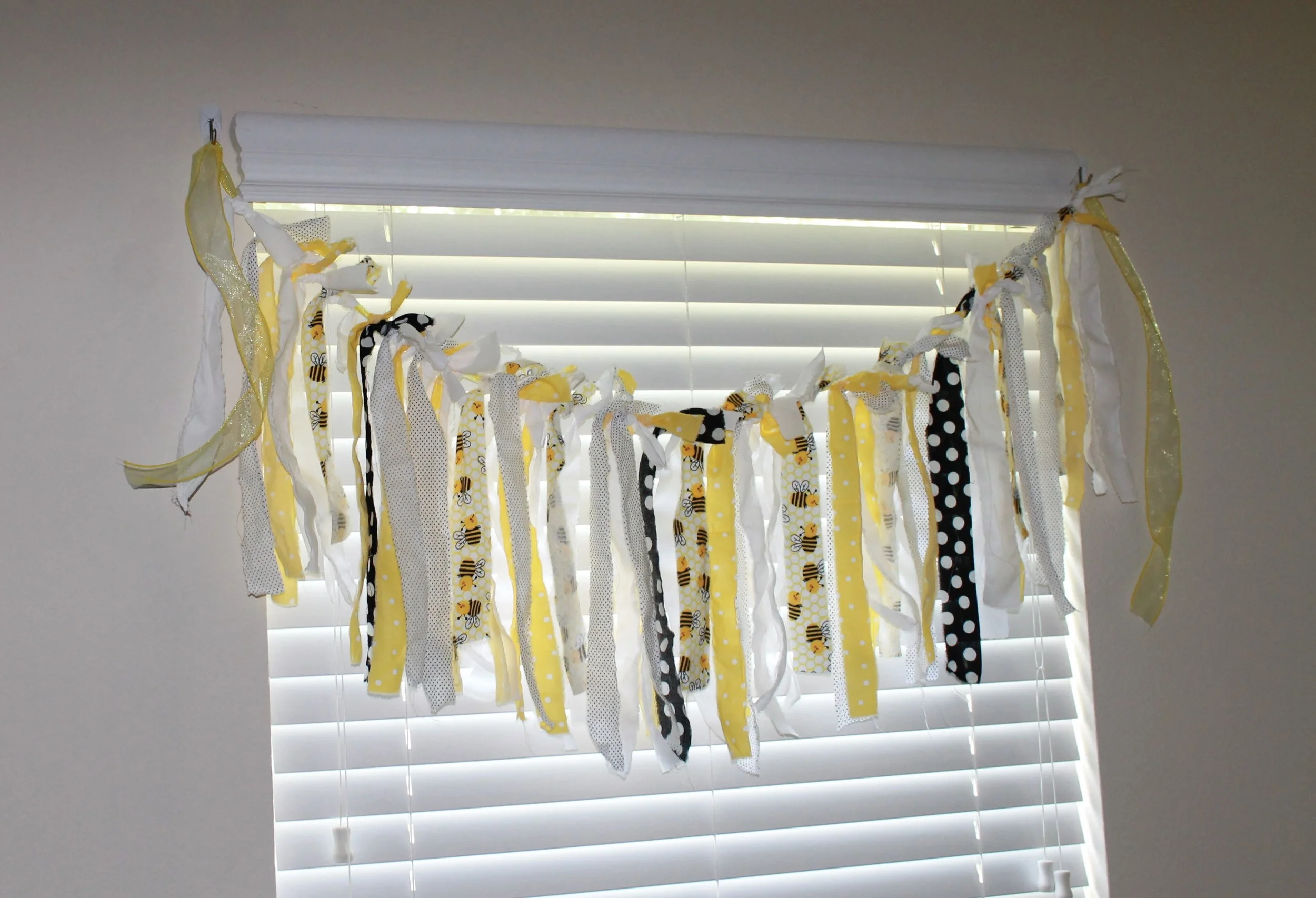 Mini Frill Backdrop