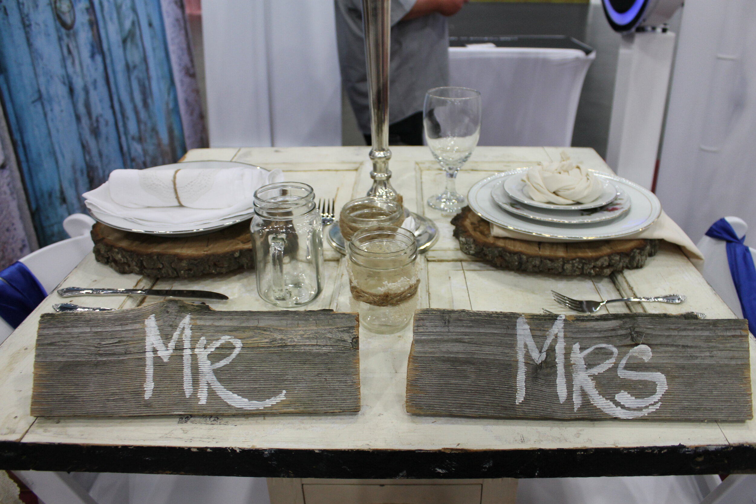 Rustic Mr and Mrs Sign