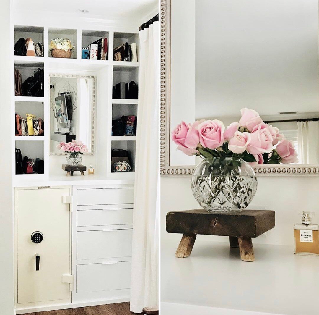 Who says your closet can't be pretty? 🤩 I love the way we highlighted the client's handbag collection as if they were works of art. And the whites and creams make this small space feel bright and airy. 💐⁠
________⁠
⁠
Safe: @brownsafe ⁠
Drapes: @pot