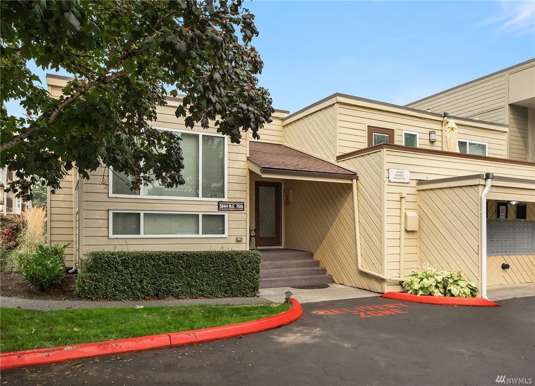 5844 NE 75TH STREET UNIT C105, SEATTLE | SOLD AT $270,000