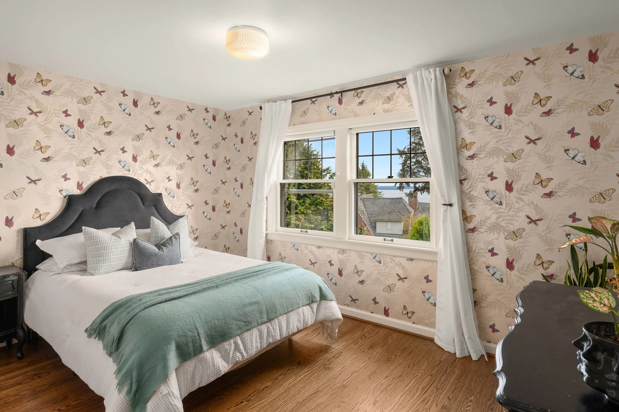 26-web-or-mls-2585-crestmont-pl-w.jpg