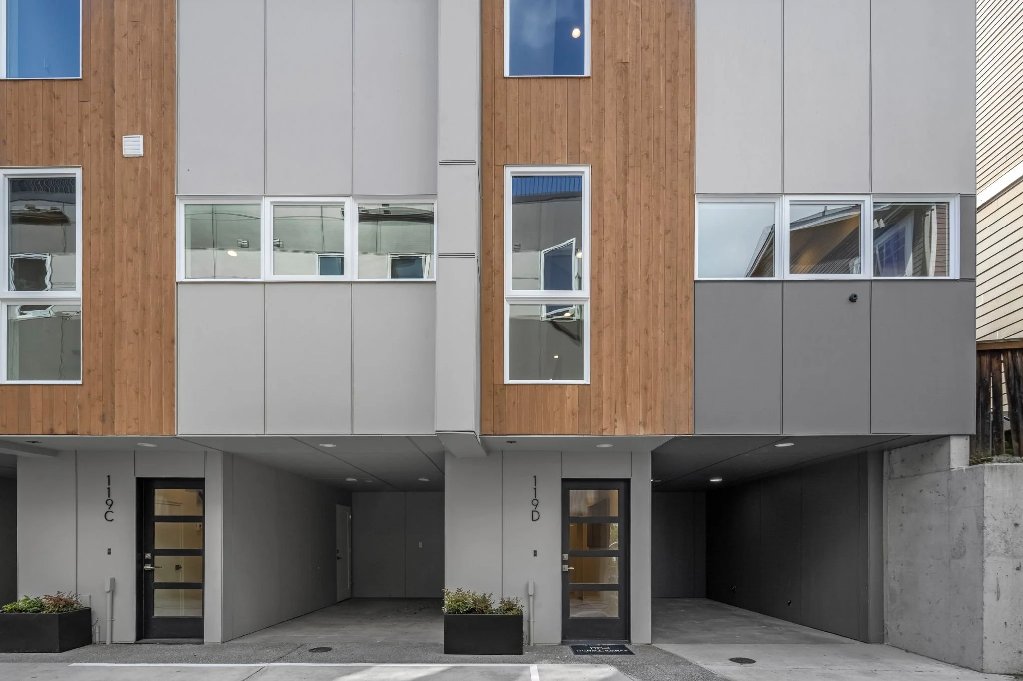 2-web-or-mls-119-26th-ave-e-d.jpg