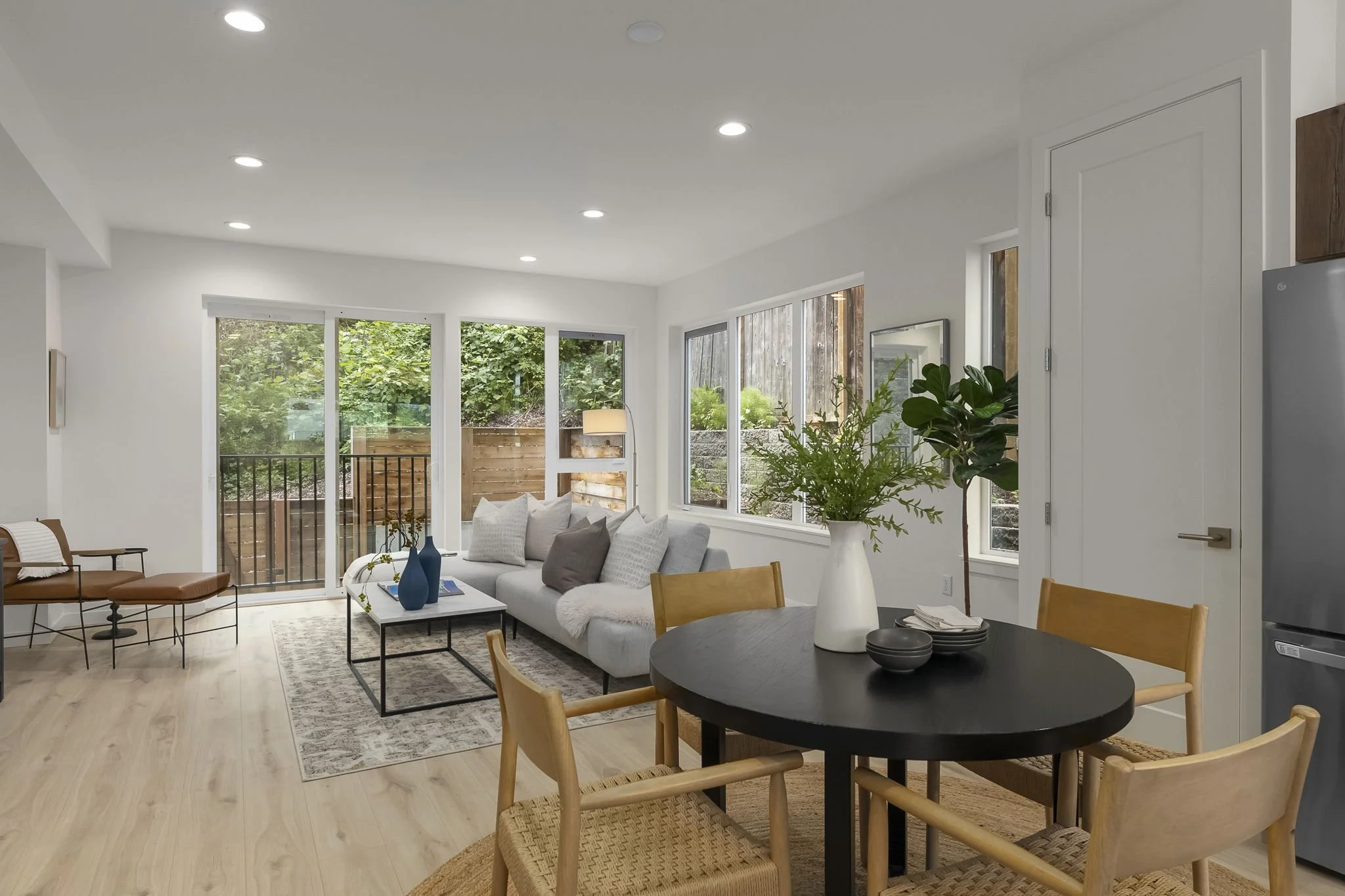 8-web-or-mls-119-26th-ave-e-d.jpg