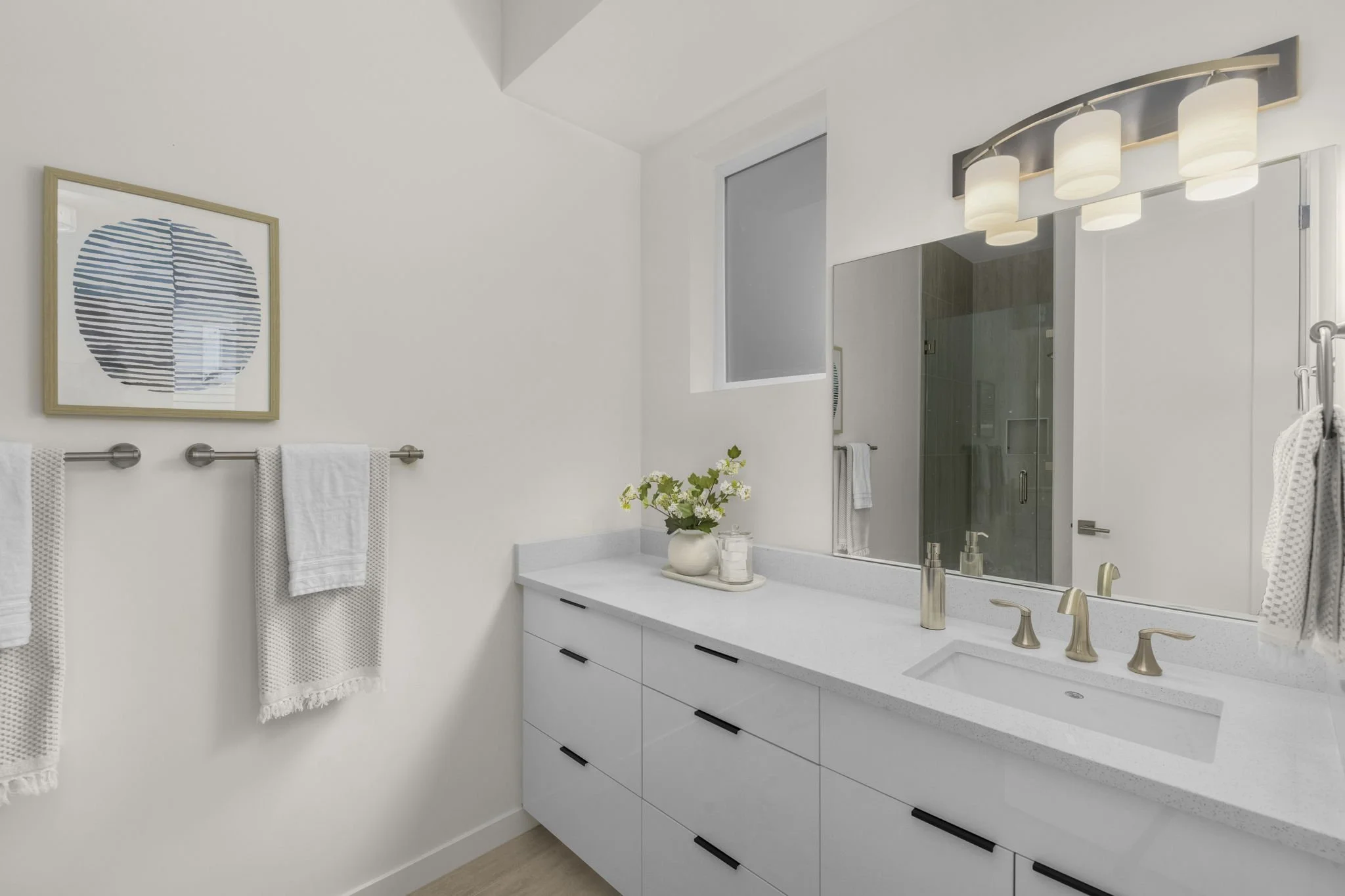 22-web-or-mls-119-26th-ave-e-d.jpg