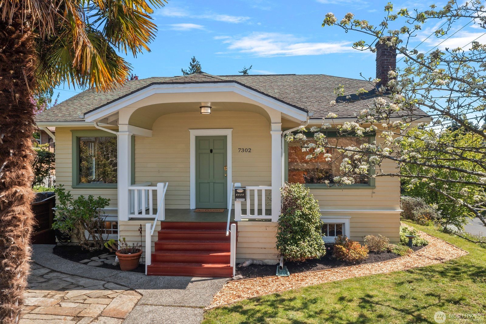 7302 14TH AVE NW, SEATTLE | SOLD AT $907,000 (Copy)