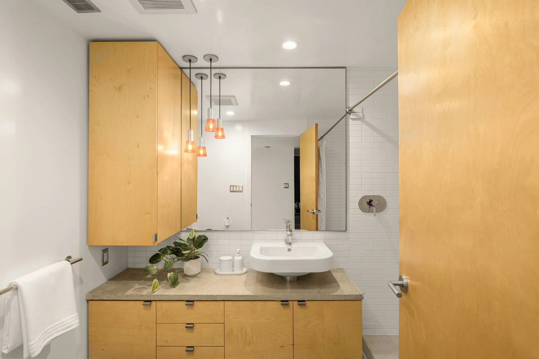 31-web-or-mls-2926-warren-ave-n.jpg