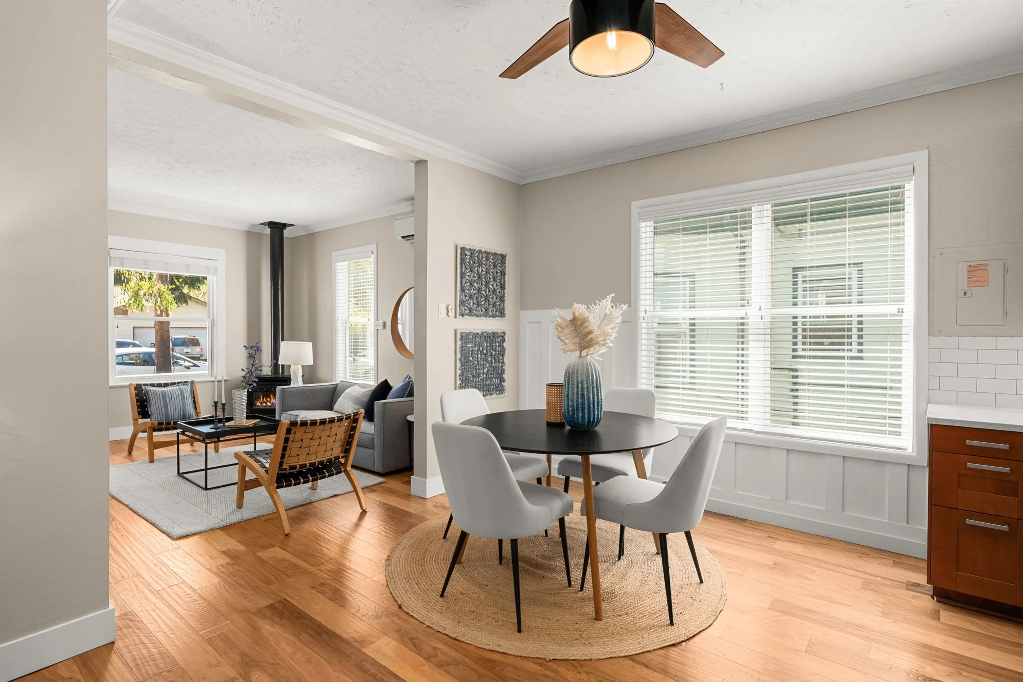 10-web-or-mls-621-smithers-ave-s.jpg