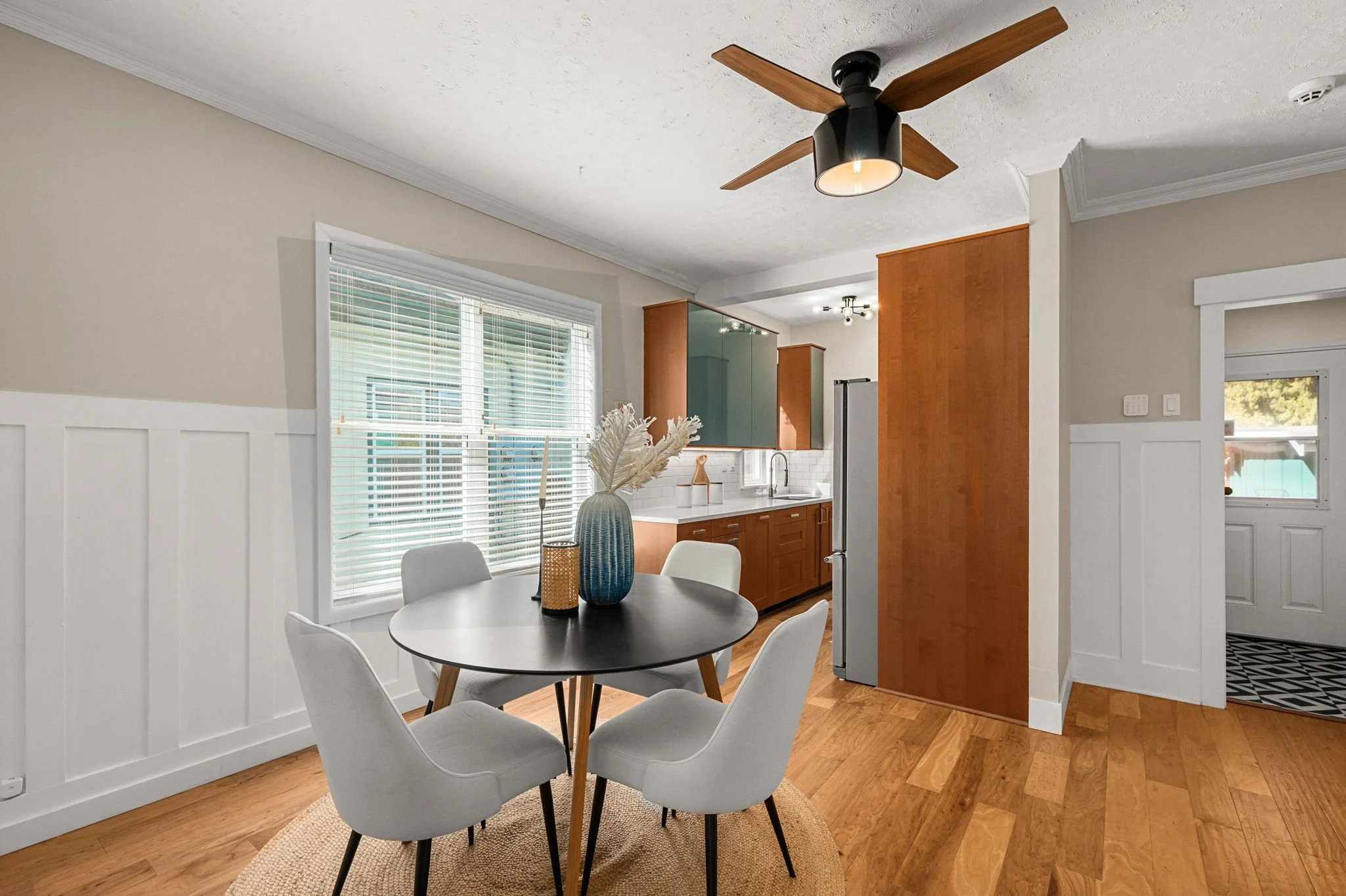 9-web-or-mls-621-smithers-ave-s.jpg