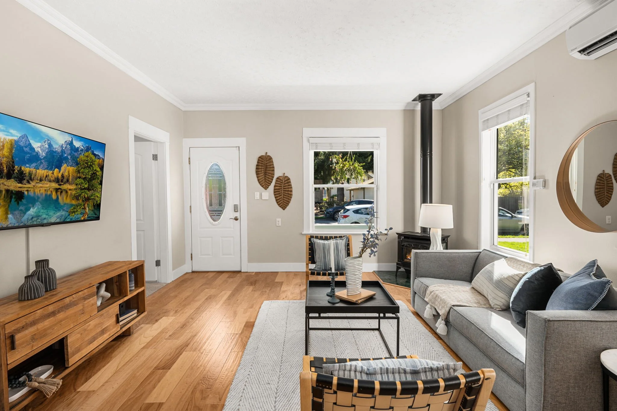 7-web-or-mls-621-smithers-ave-s.jpg