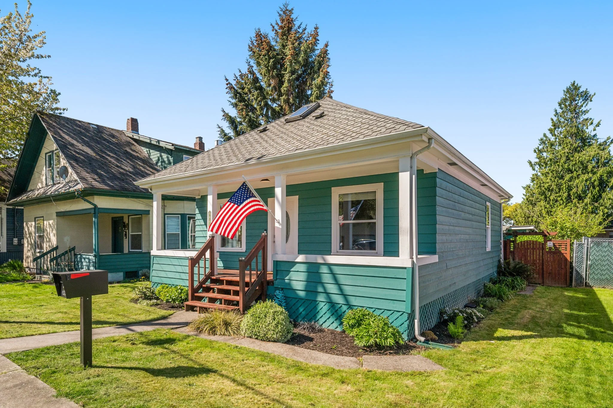 2-web-or-mls-621-smithers-ave-s.jpg