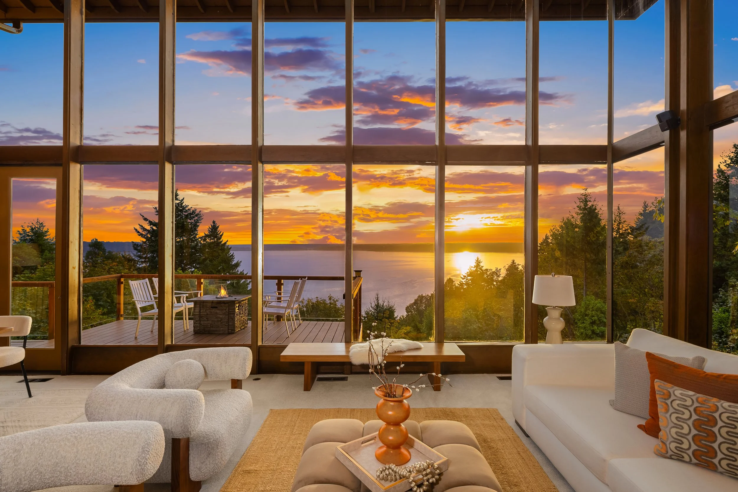 1969 SW HILLCREST RD, BURIEN | SOLD AT $1,500,000