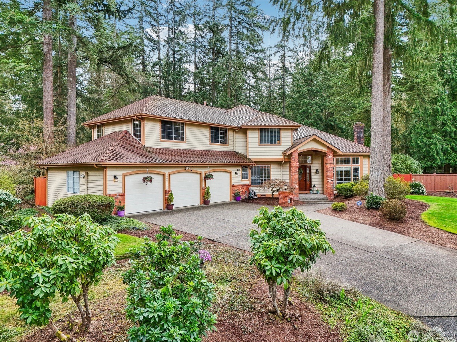 23501 SE 254th STREET, MAPLE VALLEY | SOLD AT $1,098,000