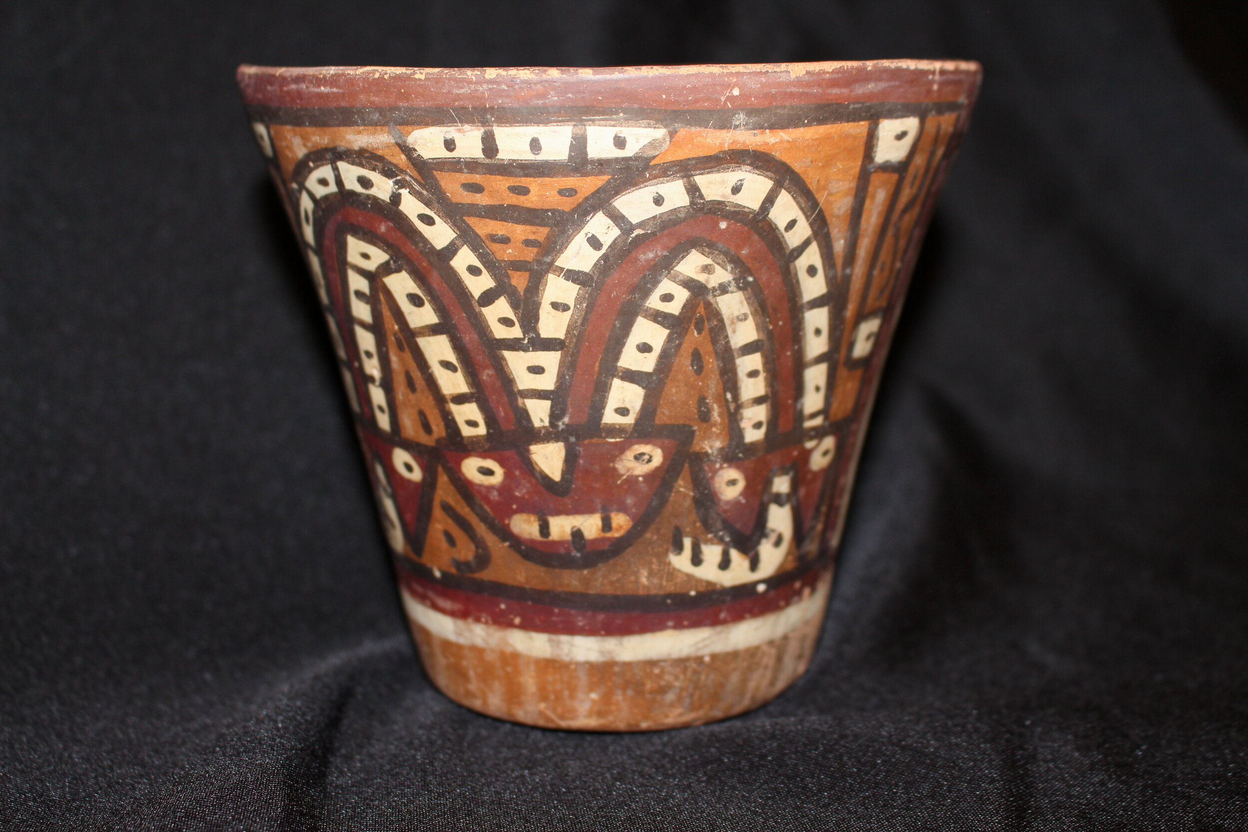 Nazca Vase_3-2.jpg
