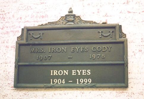  Grave marker of Bertha Parker Pallan Cody and Espera “Oscar” Decorti, also known as Iron Eyes Cody. [19] 