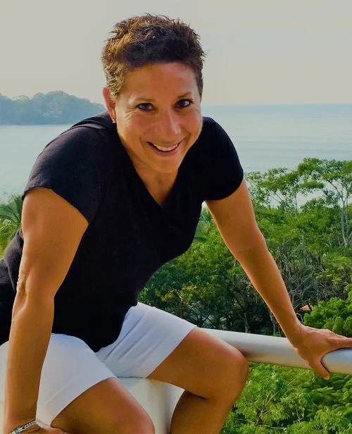 Board Member YOLI G. CASAS, M.S. ViVe Founder & Program Director