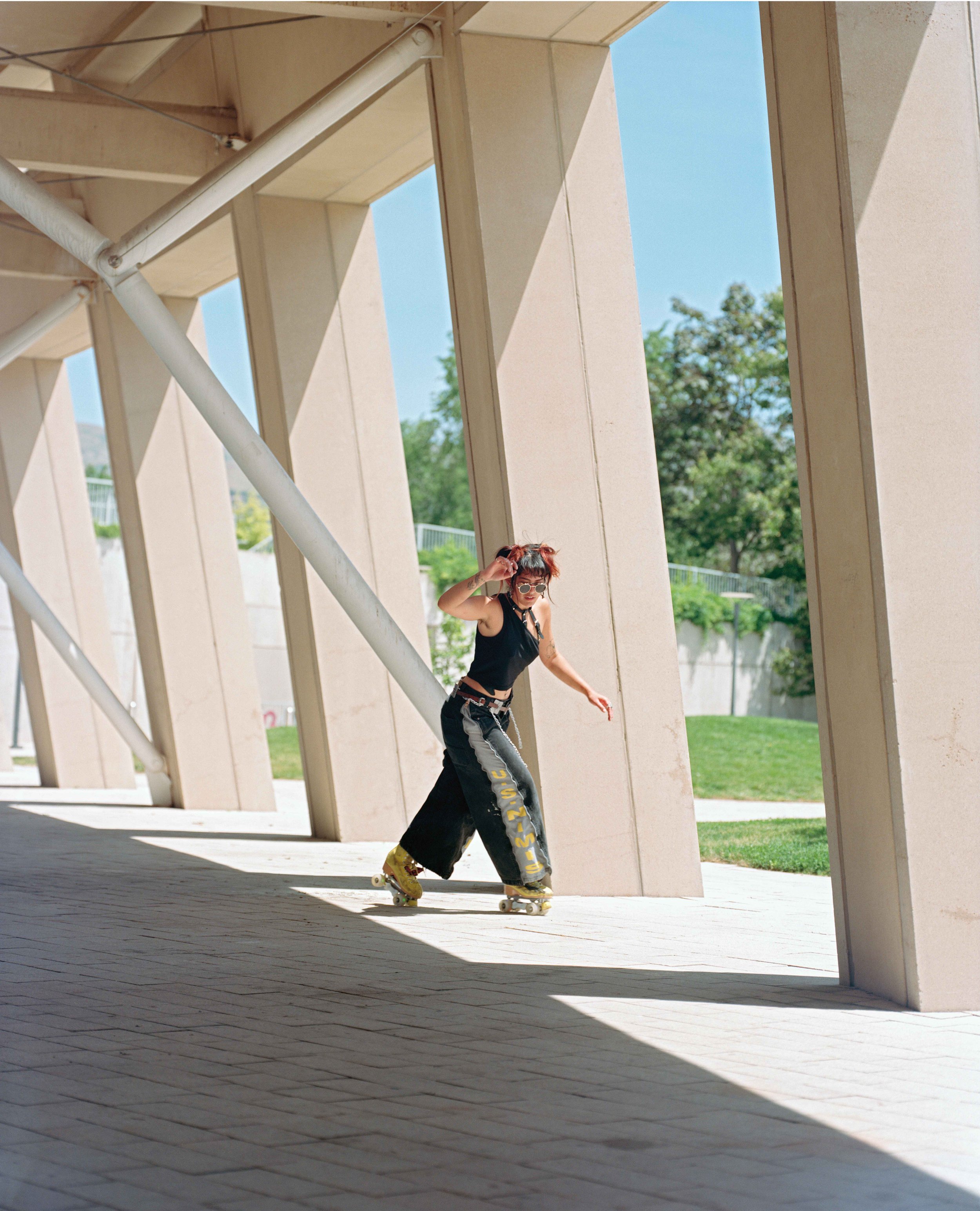 skate-in-bridge2.jpg