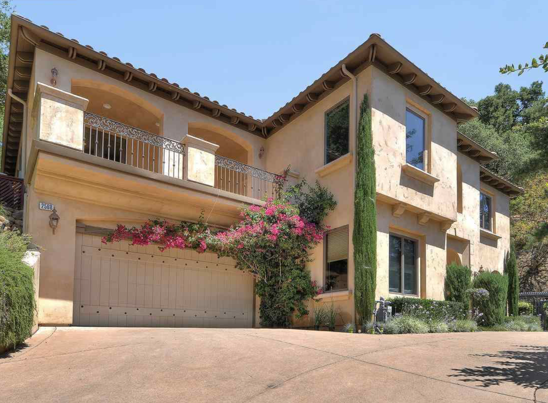 2568 Rolling Hills Ct, Alamo
