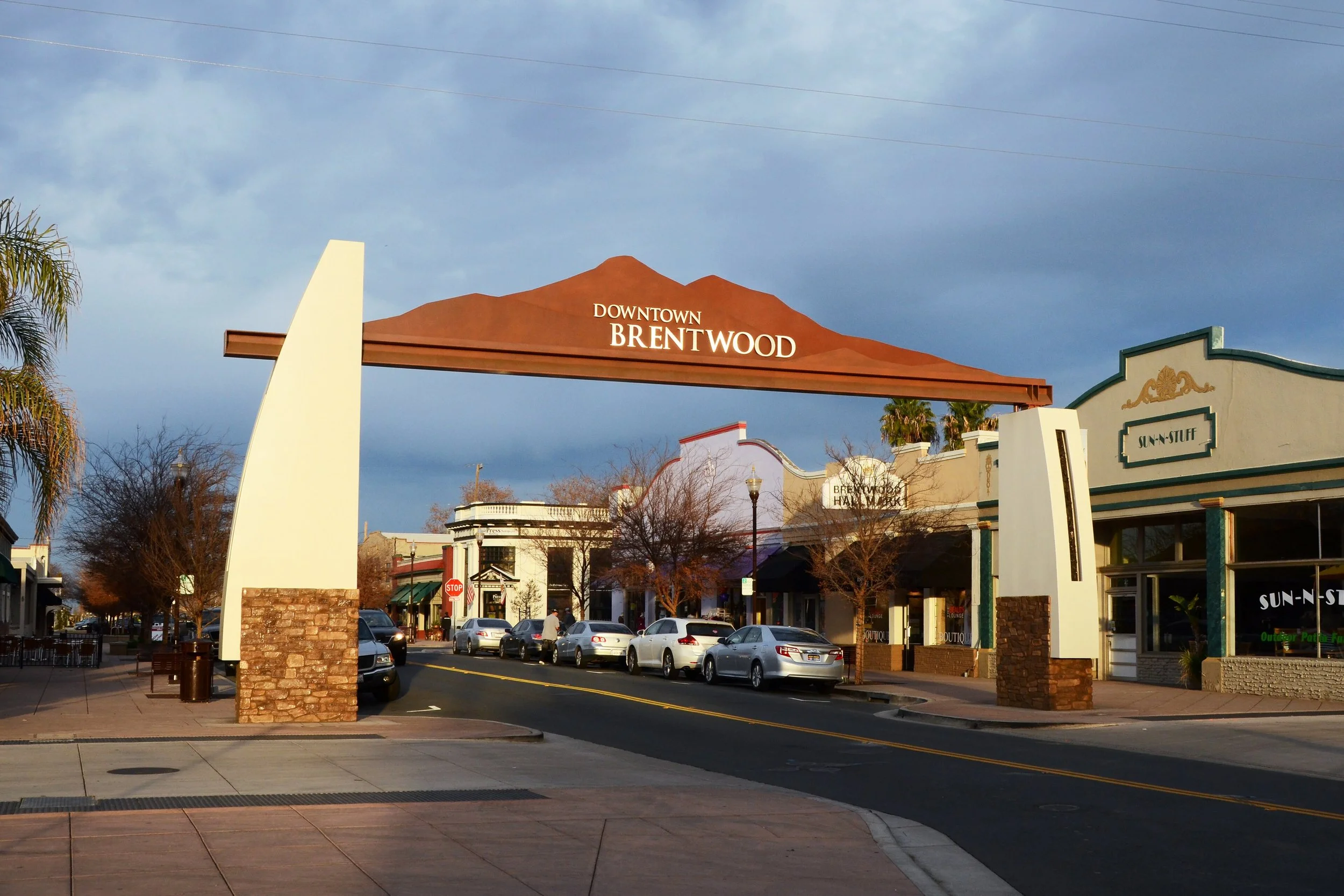 Downtown_Brentwood_California.jpg