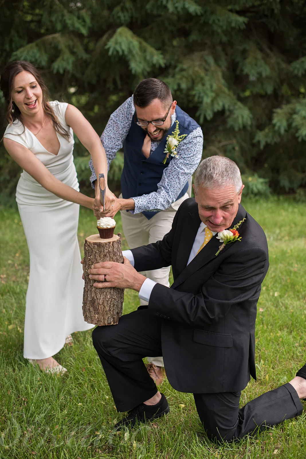 The cupcake cutting!