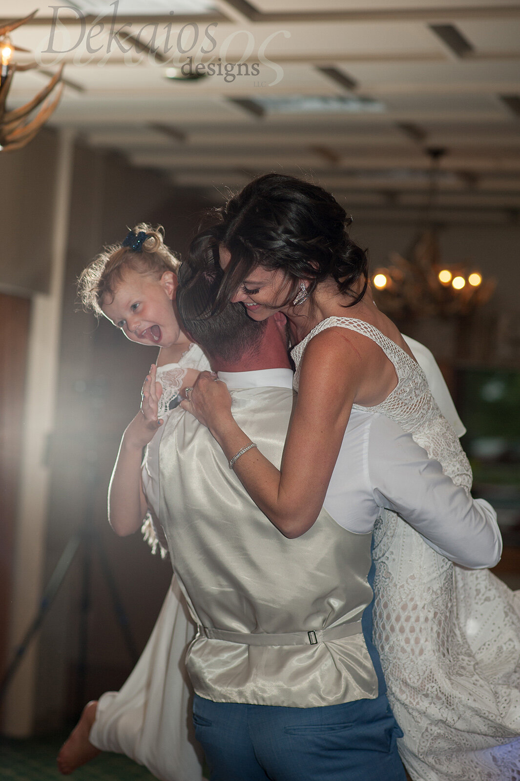 Derek actually swung all three of his girls around in this dance moment. It was amazing.