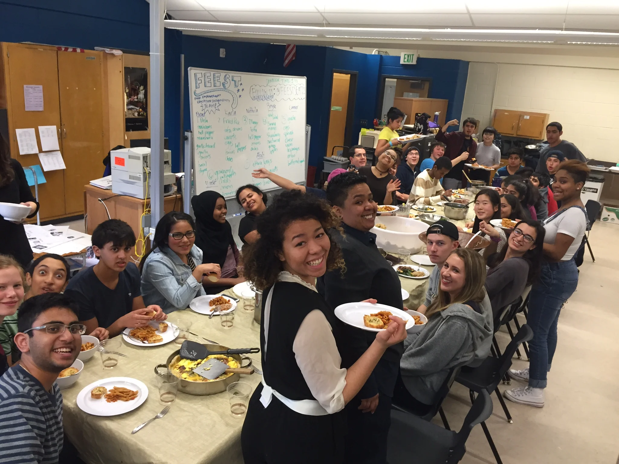 A FEEST community dinner, organized by young leaders.
