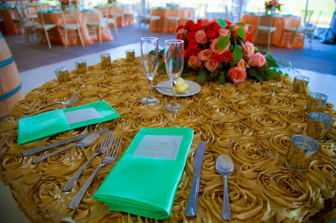 reception-sweetheart-table_orig.png