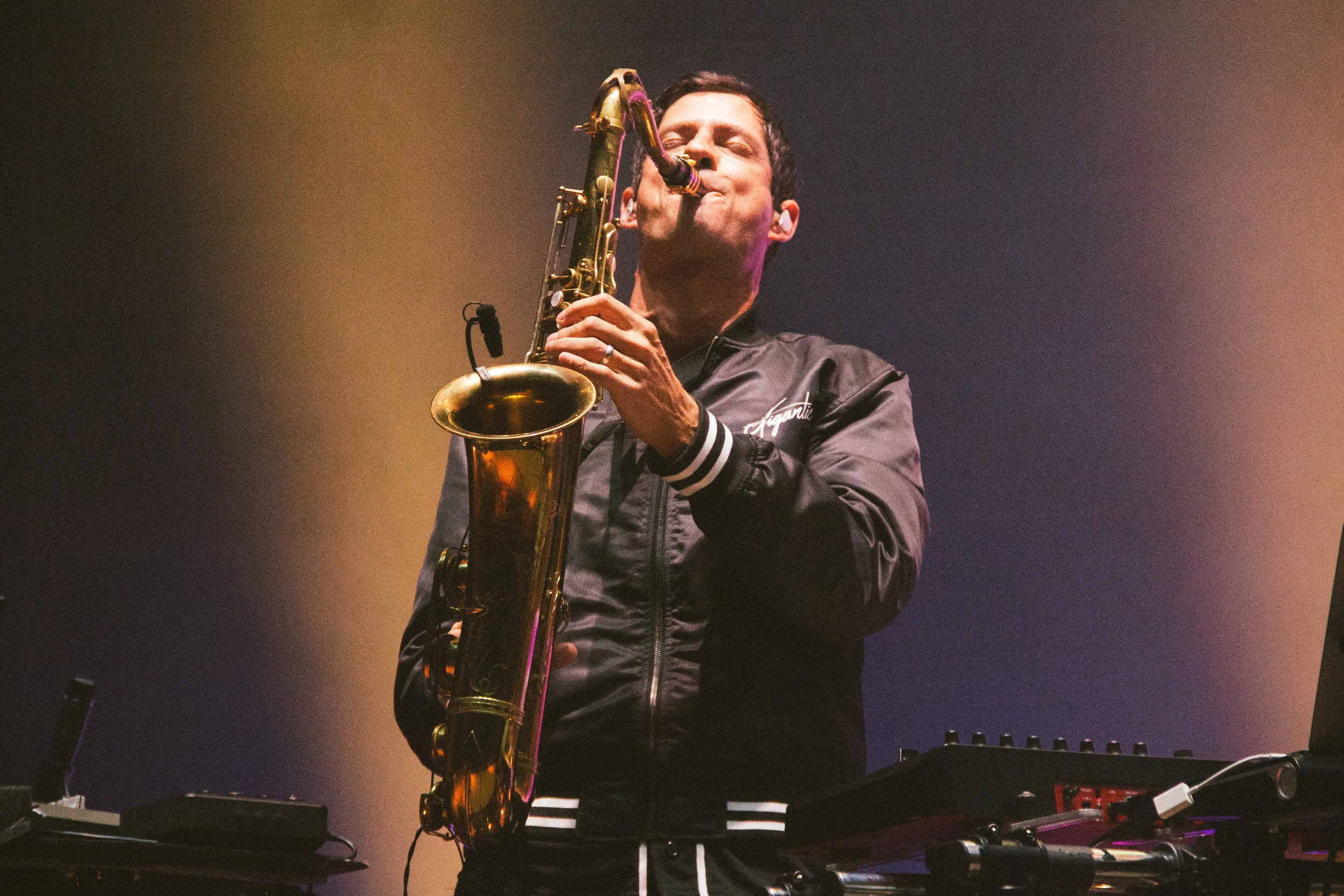 BIG GIGANTIC