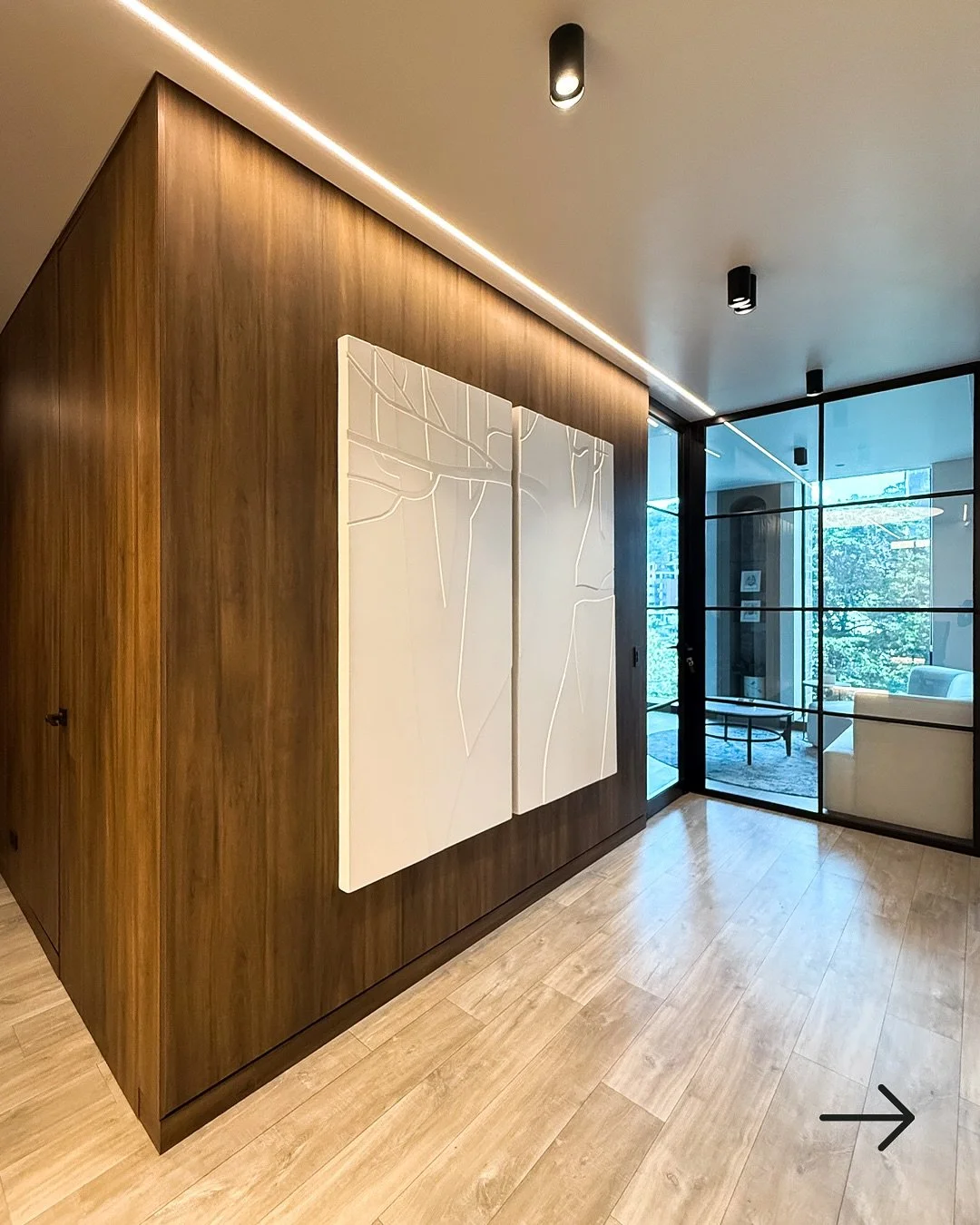 Un espacio lleno de arte, car&aacute;cter y buen gusto, dise&ntilde;ado para reflejar el estilo de vida de quienes lo habitan y visitan.

En M&eacute;trico Construcci&oacute;n planificamos y ejecutamos este proyecto con el compromiso, la transparenci