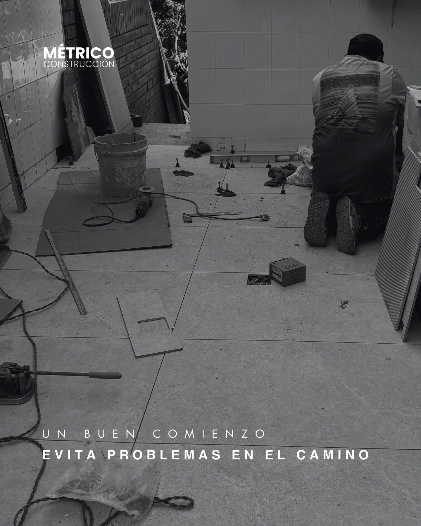 Antes de iniciar una obra, el proyecto debe estar completamente definido.
Alcance claro, tiempos realistas, presupuesto estructurado desde el inicio, decisiones t&eacute;cnicas anticipadas, etc. Cuando la planificaci&oacute;n es rigurosa, la construc