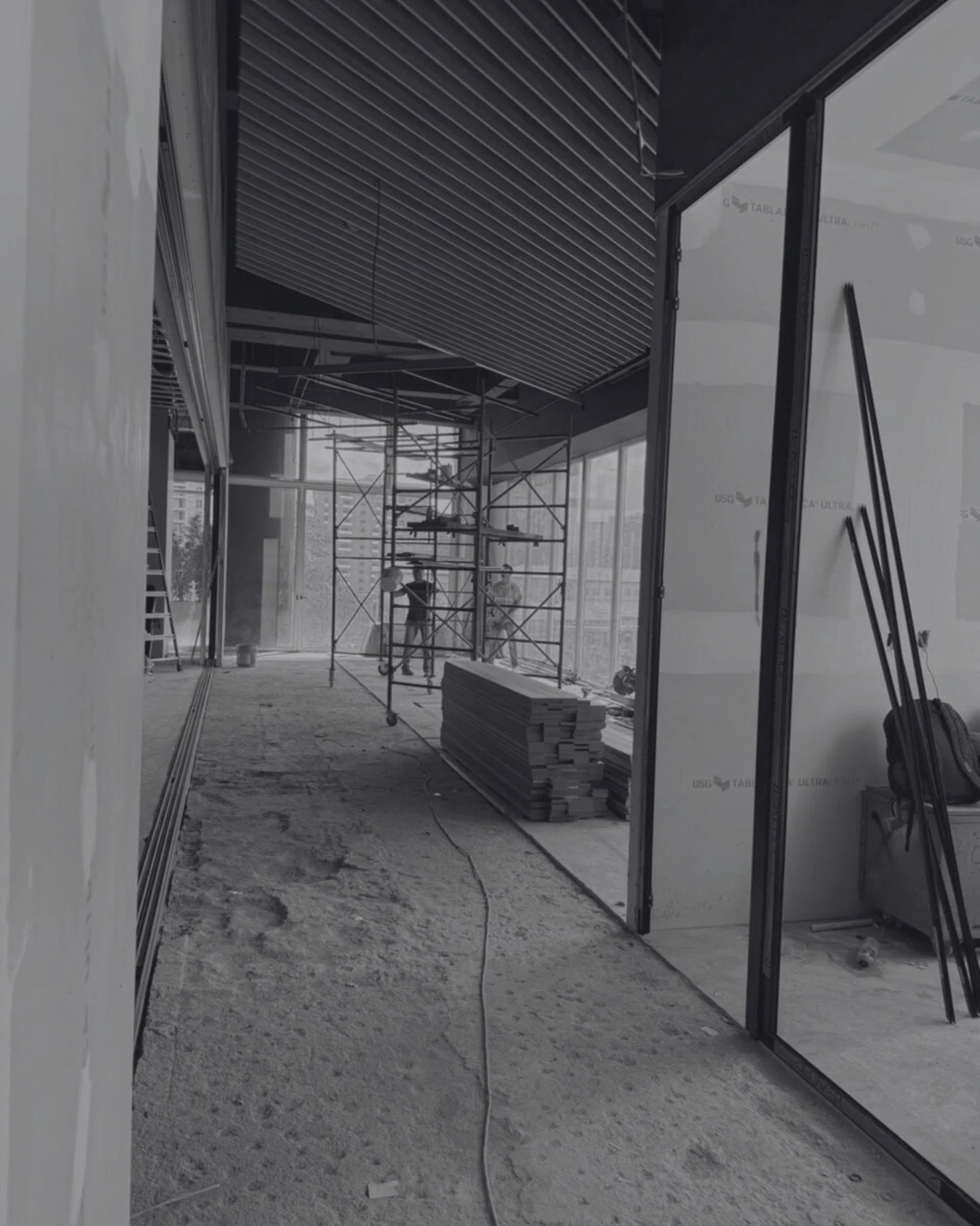 Avances Proyecto Academics.
Los espacios comienzan a tomar forma. Las primeras fases constructivas organizan las &aacute;reas que m&aacute;s adelante recibir&aacute;n actividad acad&eacute;mica.
La estructura y los sistemas constructivos empiezan a r