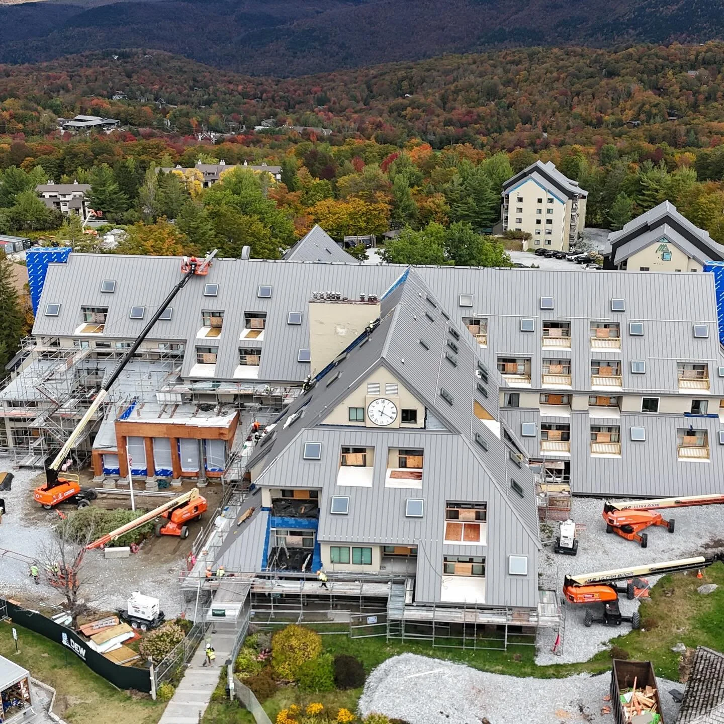 There are over 70 skylights in this condo complex, all installed with our EZ Curbs. The powder coat match is spot on with the roof color. Nice work to all involved!
#ezcurb #veluxpropartner #standingseam