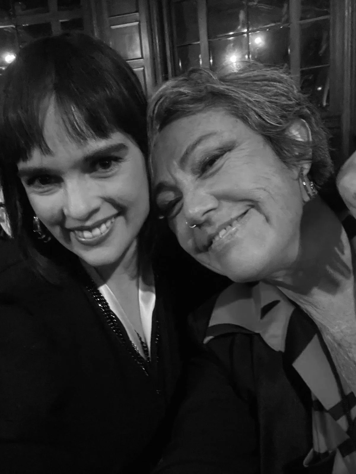 Claudia y Paula Arenas en Grammy Celebration