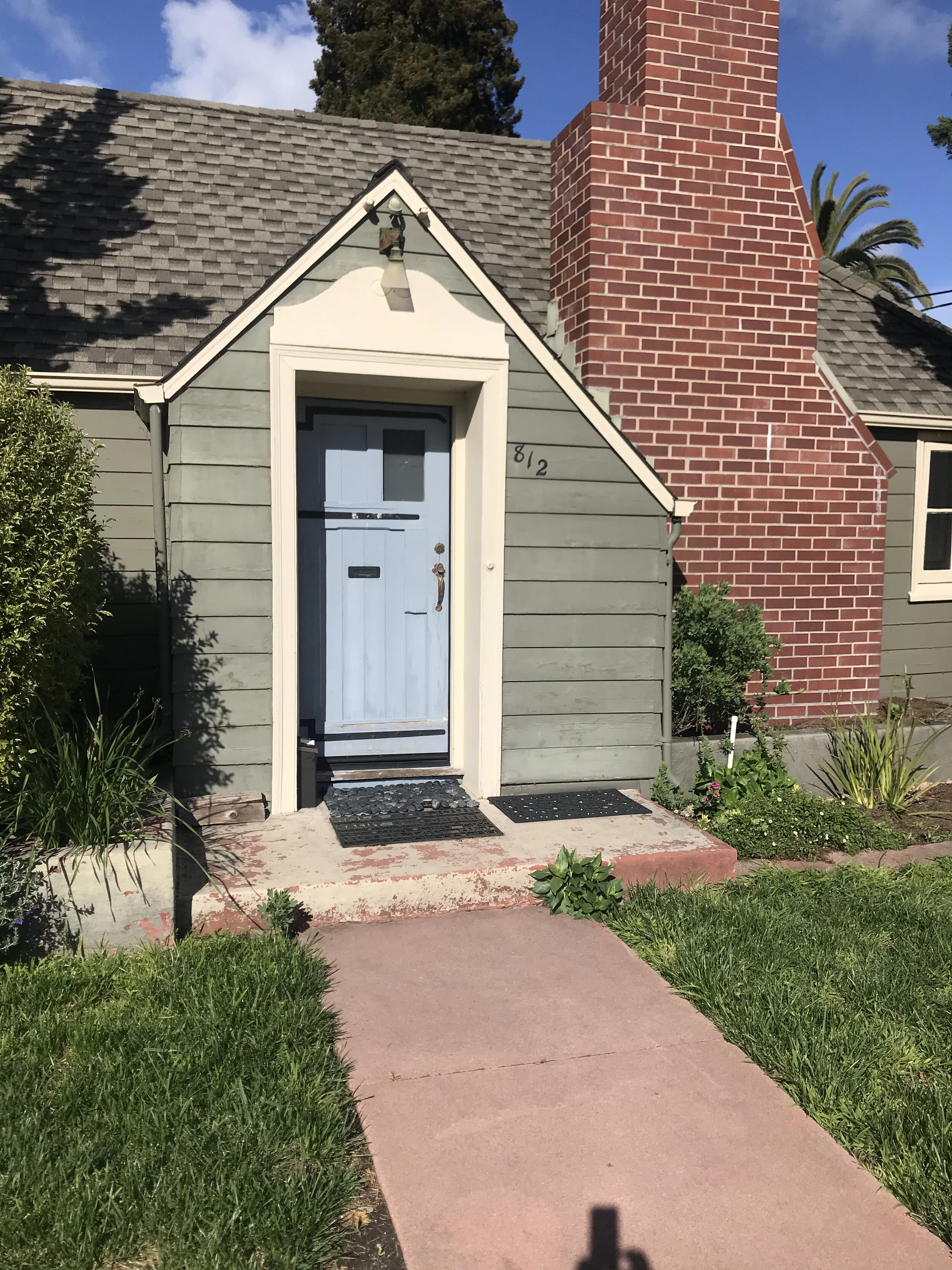 in the beginning— and i just noticed it even has a green body and blue door like my actual vardo!!!— how crazy is that???