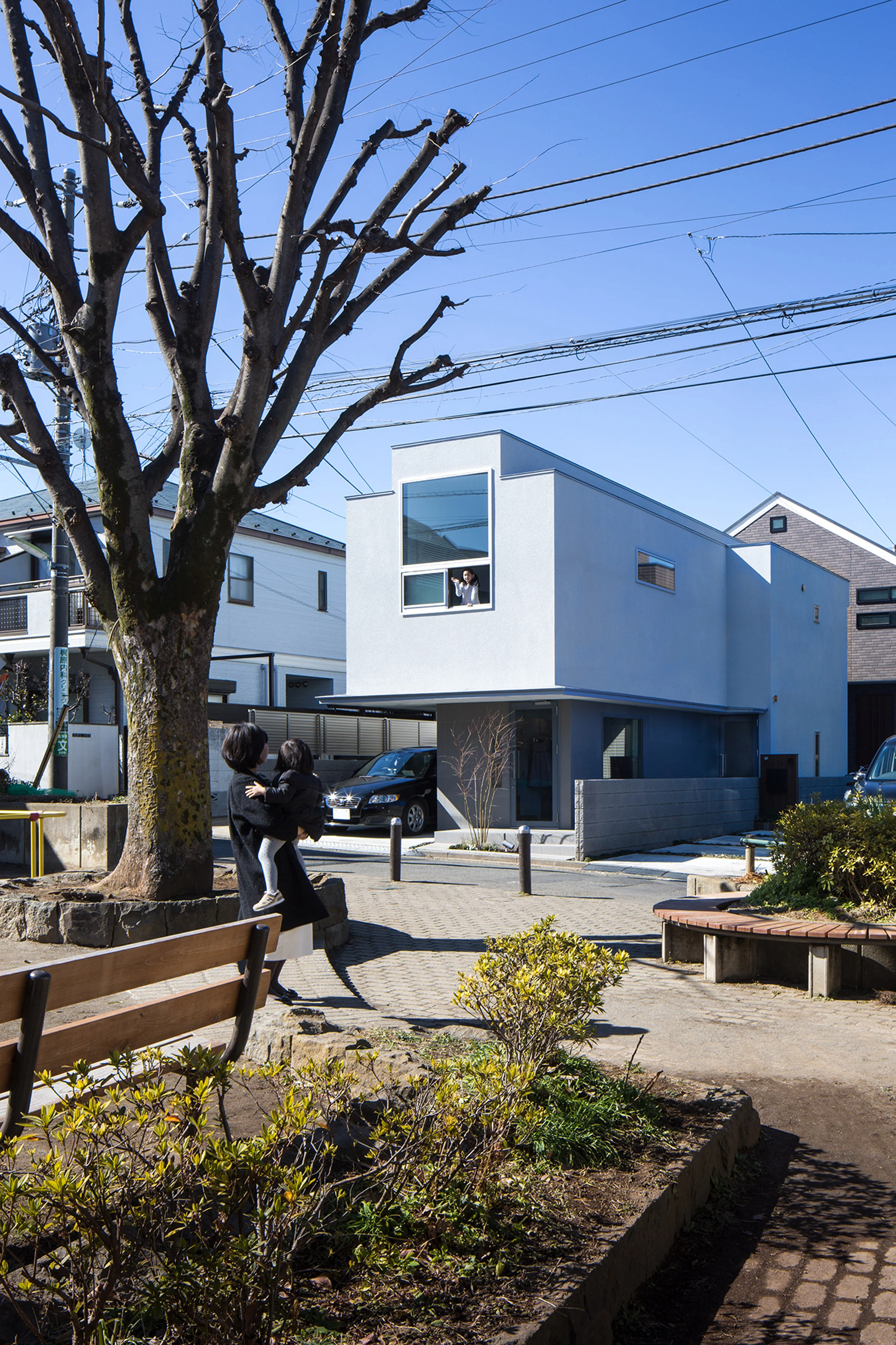adorable-house-form-architecture-residential-houses-japan-tokyo_dezeen_2364_col_4.jpg